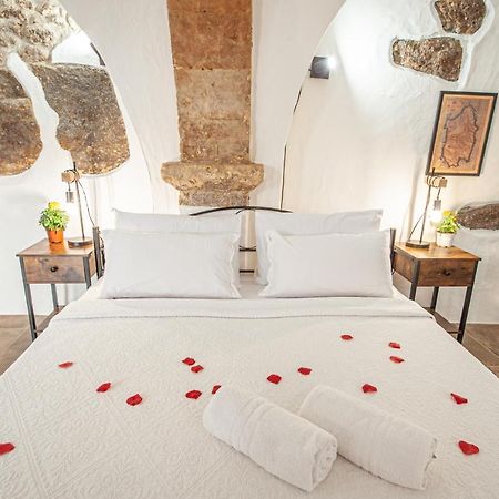 Romantic Loft With Jacuzzi In The Castle Castelsardo Luaran gambar