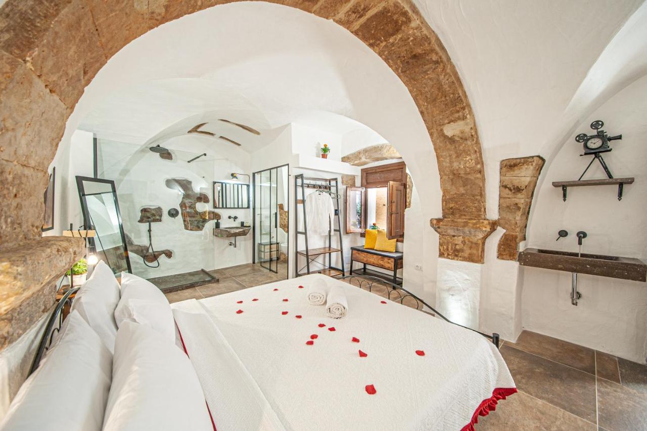 Romantic Loft With Jacuzzi In The Castle Castelsardo Luaran gambar